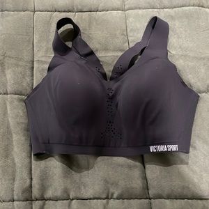 Victoria secret sports bra 34DD - never worn